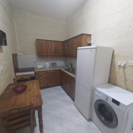 Three Apartment Birgu Esterno foto