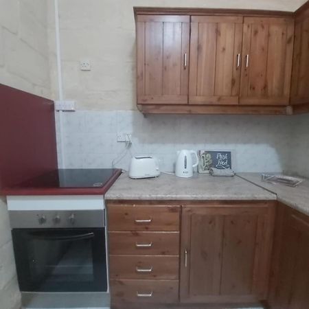 Three Apartment Birgu Esterno foto